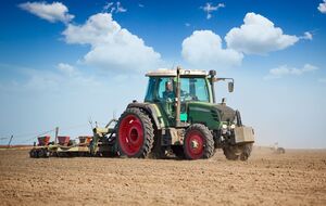 На думку журналістів "Главкому", аграріїв обходять увагою, оскільки вони мають впливових захисників у владних кабінетах