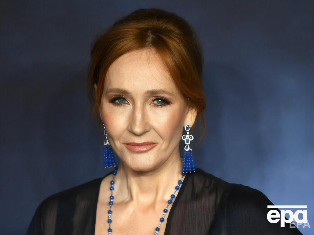 У 1996–1997 роках Роулінг працювала в цьому кафе