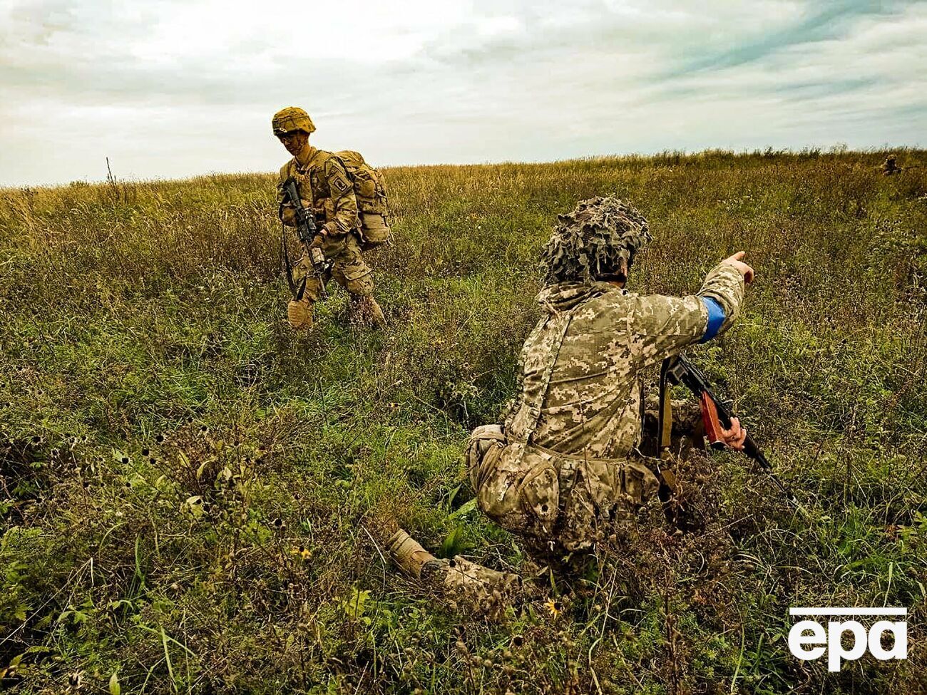 Раненых военных доставили в больницу