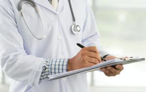 В Украине начали выдавать электронные больничные с 1 октября