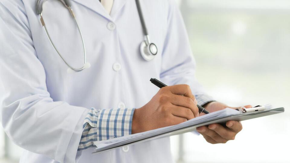 В Украине начали выдавать электронные больничные с 1 октября