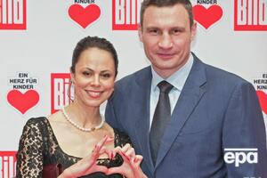 В сентябре 2021 года Кличко прокомментировал слухи о разводе с женой, заявив, что состоит в браке