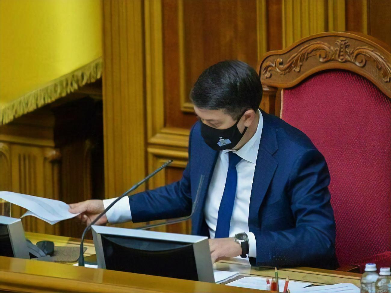 Разумков: Ми ж розуміємо, що "Слуга народу" &ndash; це партія президента