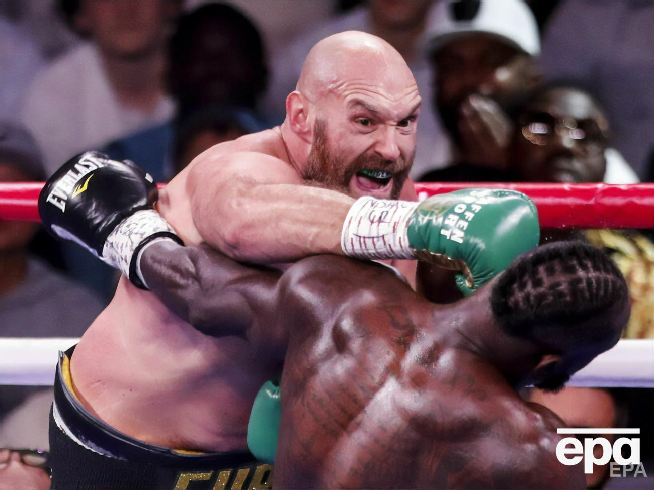 Ф'юрі (у зелених рукавичках) переміг достроково