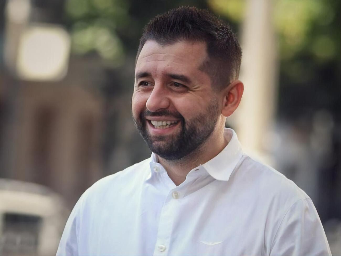 Арахамия не исключает, что они с женой усыновят или удочерят ребенка