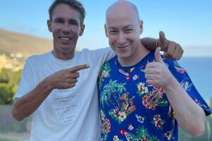 Интервью с Паниным Гордон записал в Испании