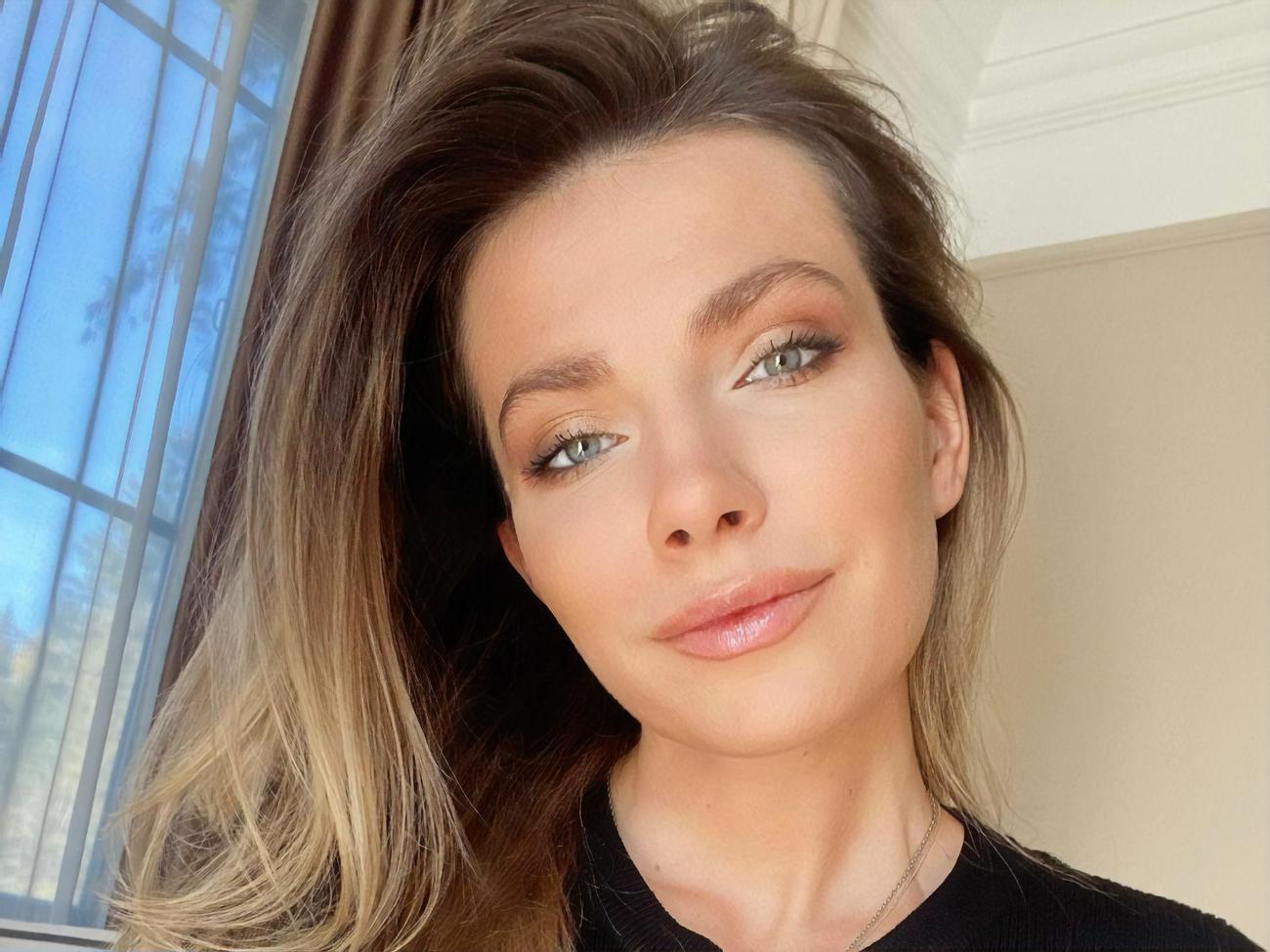 Паперна живе в Москві