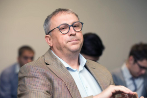 Тедер искал варианты кредитования в Крыму, чтобы погасить задолженность перед строителями на сумму $12 млн, и в 2017 году он договорился с российским банком ВТБ, сообщает "Крым.Реалии"