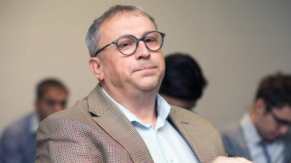 Тедер искал варианты кредитования в Крыму, чтобы погасить задолженность перед строителями на сумму $12 млн, и в 2017 году он договорился с российским банком ВТБ, сообщает "Крым.Реалии"