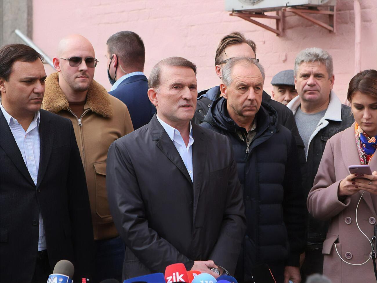 Обраний судом запобіжний захід для Медведчука є недостатнім, вважають прокурори