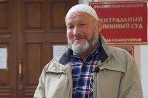 Штрафи виписали кримським татарам, які приходили до "суду" в Сімферополі