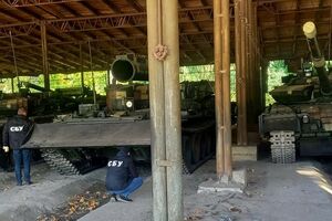 Під час обшуків правоохоронці виявили партію неякісних запчастин до бронетехніки