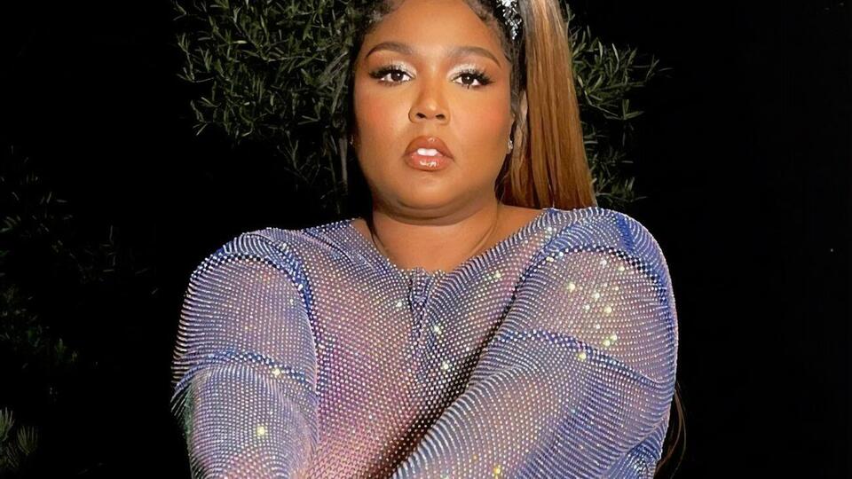 Lizzo пропагандирует культуру бодипозитива