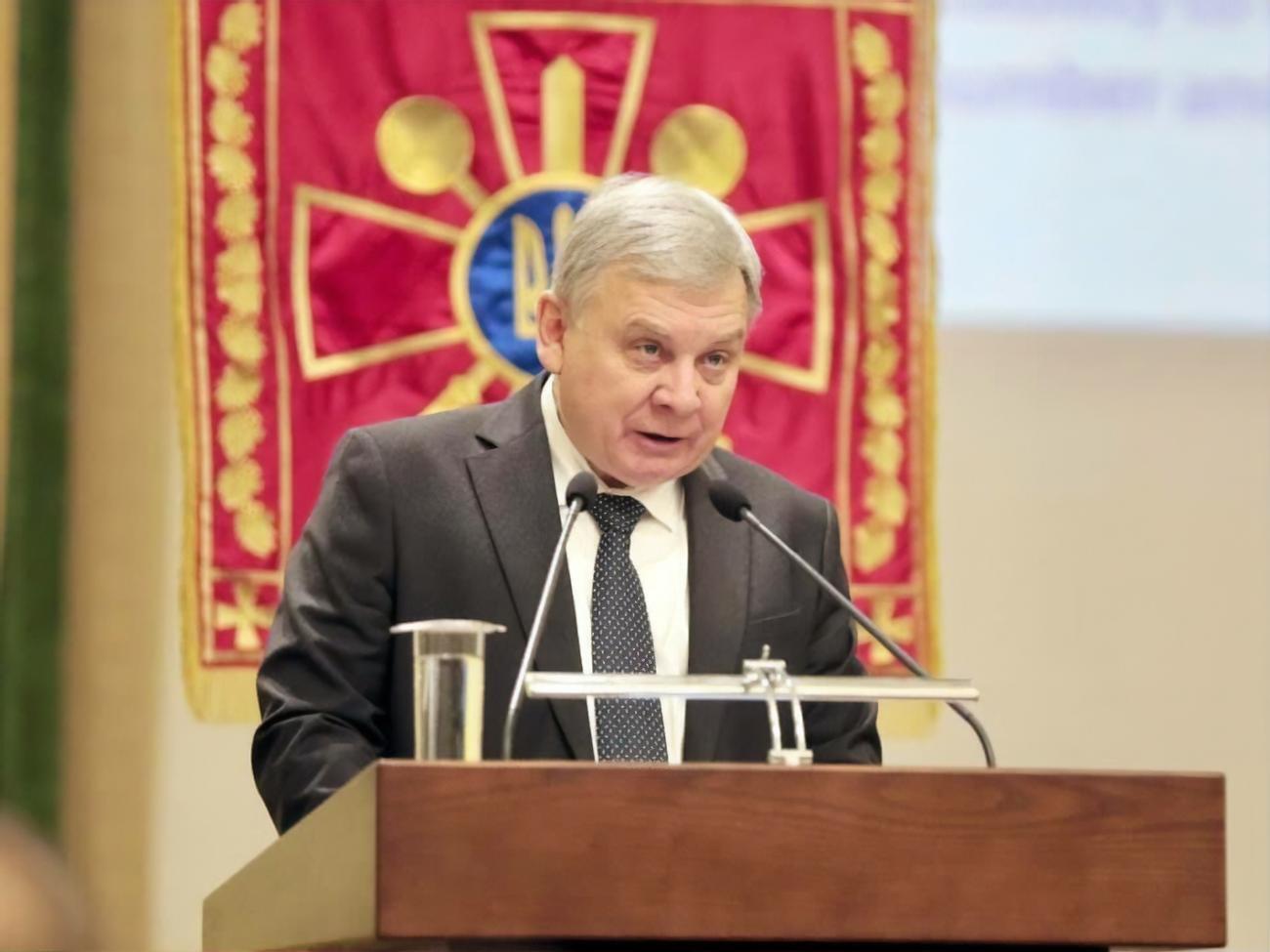 Таран (на фото) повідомив, що не підписував наказу про звільнення Бурби