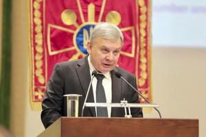 Таран (на фото) повідомив, що не підписував наказу про звільнення Бурби