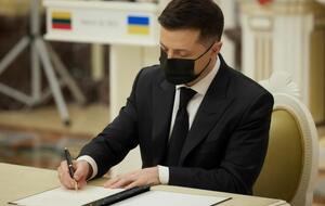 Зеленский одобрил закон, который вносит изменения в определение принципа предоставления электронной публичной услуги по умолчанию