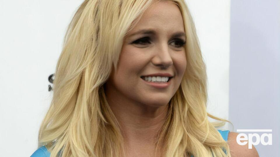 Спірс: Я краще впаду зі скелі, ніж попрошу лікаря сказати мені, що, на його думку, не так із моїм тілом