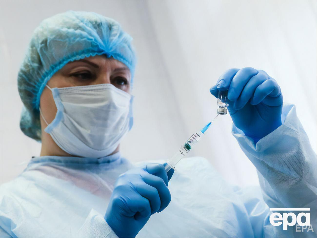 С начала кампании в Украине сделали 14,3 млн прививок