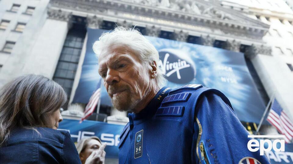 В 2004 году миллиардер Брэнсон основал аэрокосмическую компанию Virgin Galactic