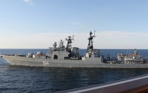 Свое заявление ВМС США сопроводили фотографией российского корабля, который приблизился к американскому эсминцу