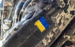 Город, в котором избили двух украинских военных, пока неизвестен