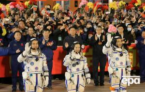 Среди космонавтов есть женщина