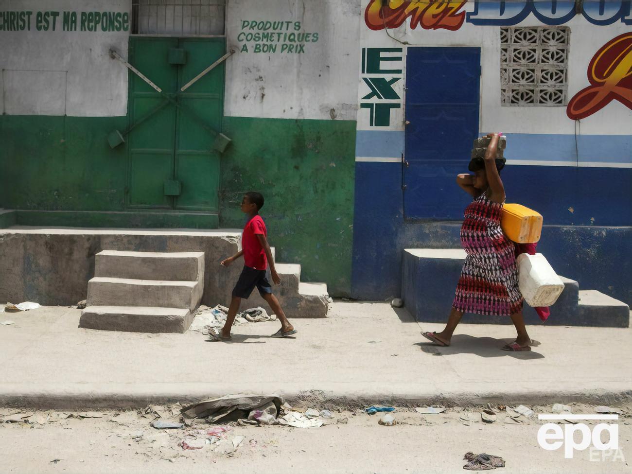 Население Республики Гаити составляет 10 млн человек, это одна из самых бедных стран Америки
