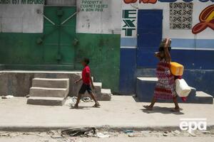 Население Республики Гаити составляет 10 млн человек, это одна из самых бедных стран Америки