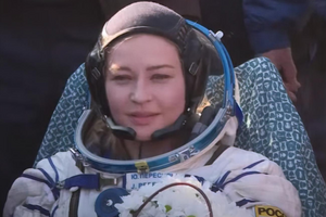 Пересільд для польоту в космос брала участь у творчому доборі і проходила медичну комісію