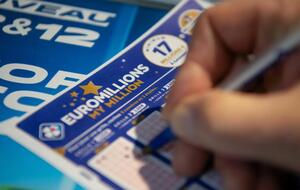 Победитель лотереи EuroMillions должен забрать выигрыш в €220 млн