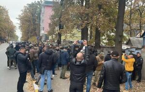 Полиция оценила число протестующих в 50 человек