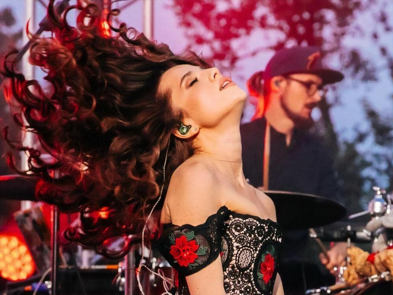 28-річна Соловій виклала відео, на якому зблизька показала декольте