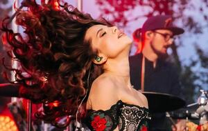 28-річна Соловій виклала відео, на якому зблизька показала декольте