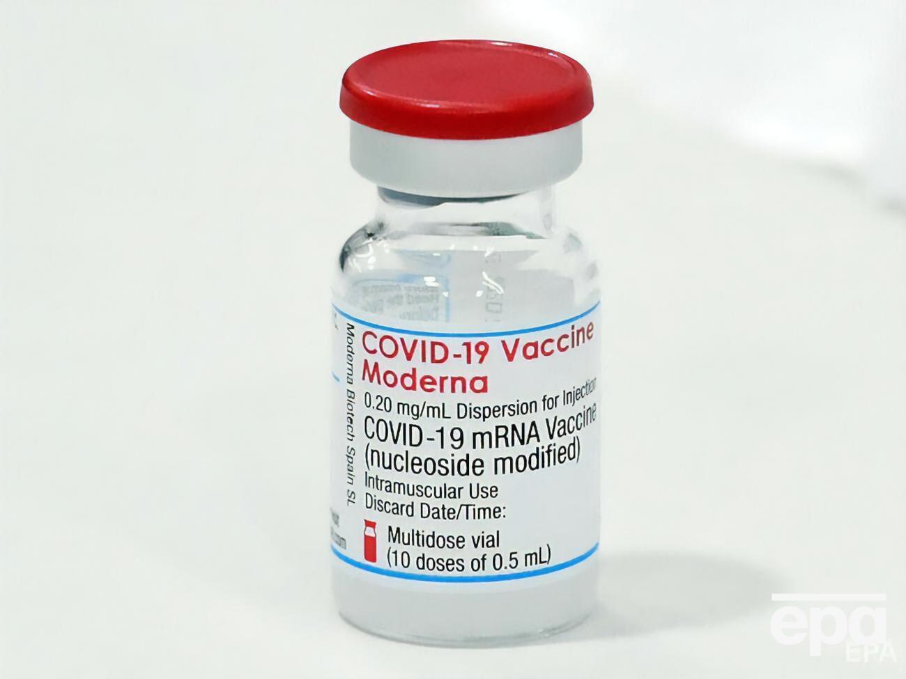 Препаратом Moderna получили прививку 1,1 млн украинцев