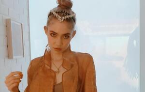 Граймс в мае 2020 года родила сына от Илона Маска