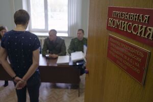 В украинской прокуратуре подчеркнули, что рассматривают крымчан, которые проходят службу в ВС РФ, как потерпевших