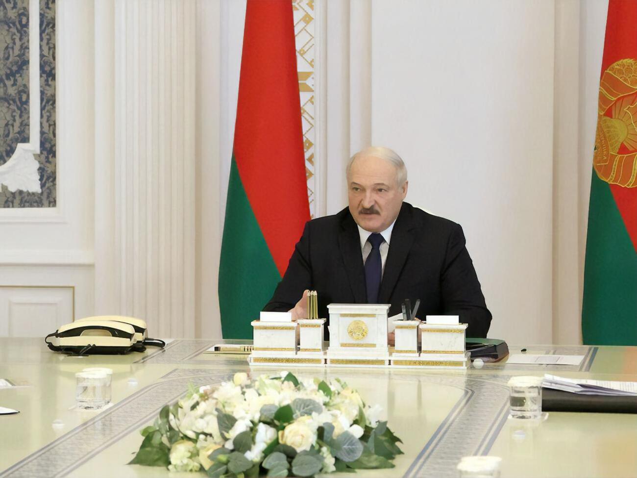 Лукашенко: Іноземні спецслужби та їхні пособники намагаються інспірувати страйки