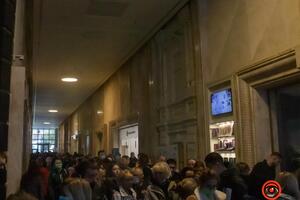 Жителі Дніпра очікують щеплення по кілька годин, повідомляють місцеві ЗМІ