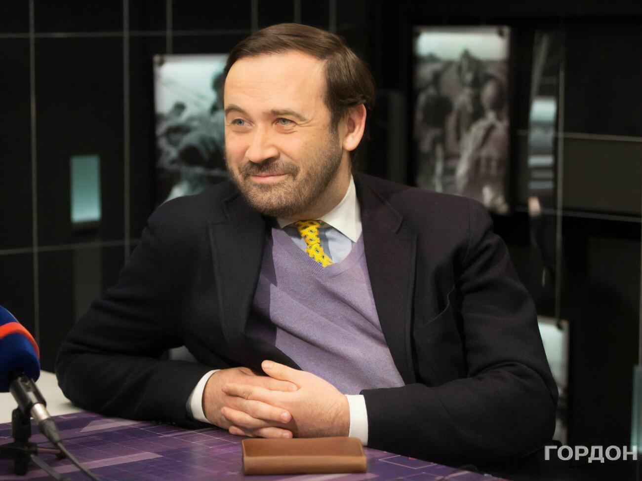 Пономарьов зазначив, що у нього є охорона, а раніше він їздив броньованим автомобілем