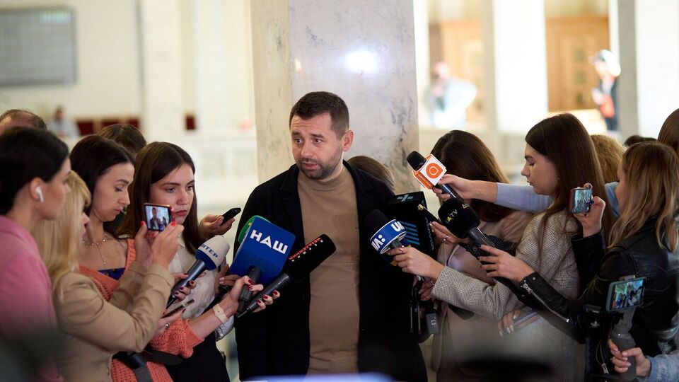 Арахамия: Мотовиловец мне очень активно помогает в составлении повестки дня, в согласовании расписания законопроектов и все такое