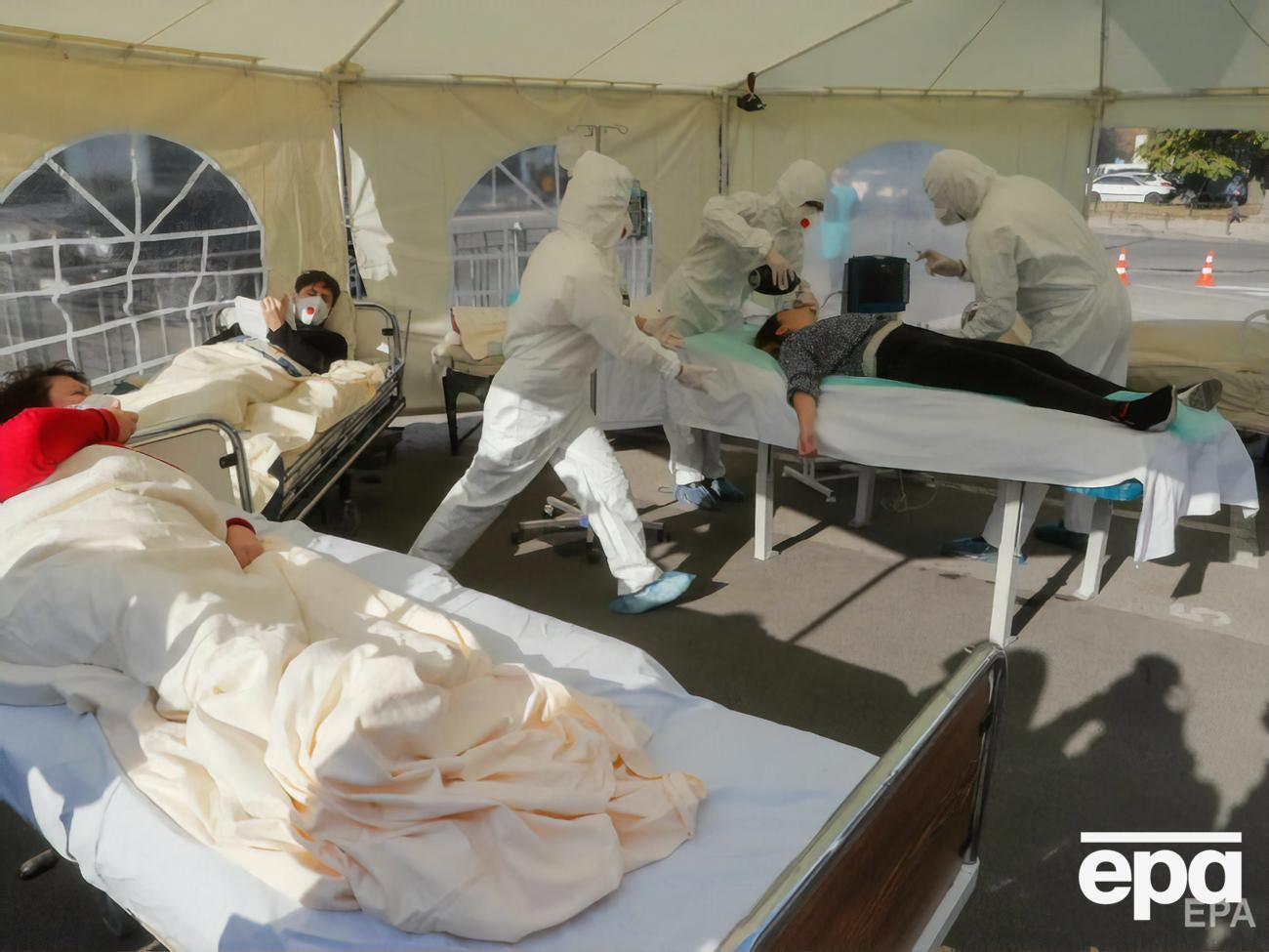 За інформацією РНБО, в Україні загалом розгорнуто понад 62 тис. ліжок для пацієнтів із коронавірусом