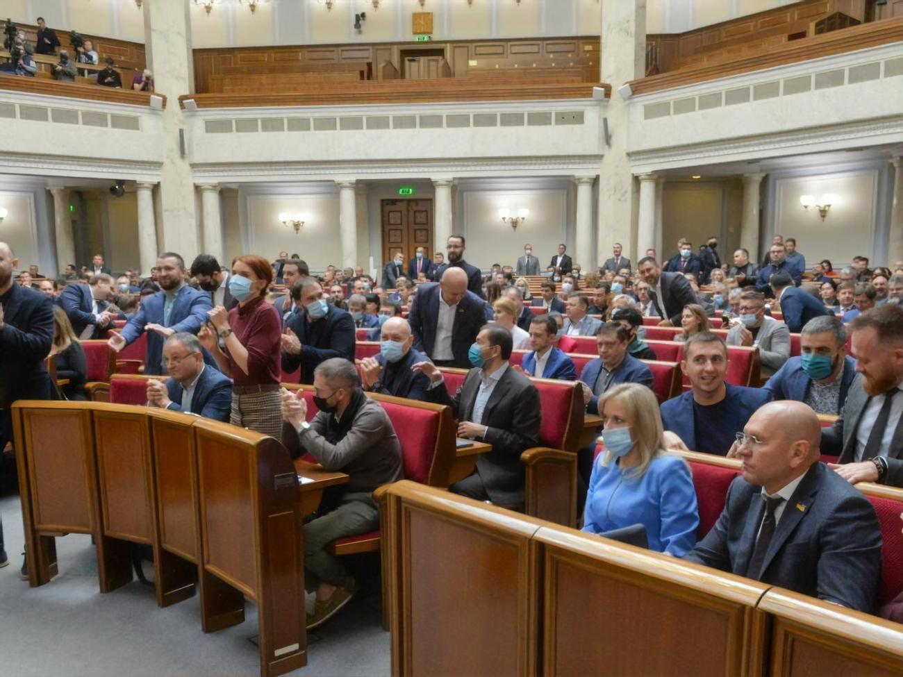 Рада не змогла скасувати ухвалення закону про олігархів