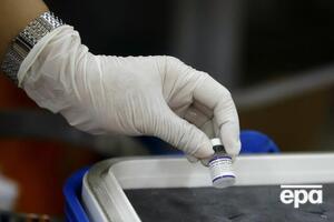 Вакцинацію в Україні розпочали 24 лютого