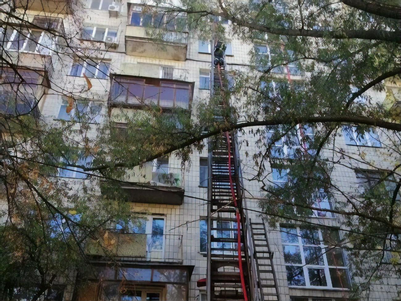 Возгорание произошло в комнате одной из квартир на восьмом этаже