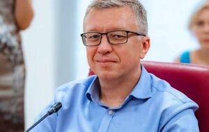 Конечно, может прилететь какой-то "черненький лебедь", но пока макроэкономическое небо для курса гривны чистое