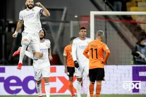 Довершив розгром "Шахтаря" на НСК "Олімпійський" Бензема (ліворуч)