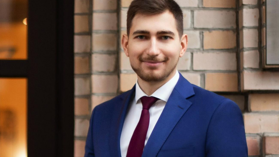 Право собственности ООО "Агромил Дистрибьюшн" на спорное недвижимое имущество является действующим и не отменено никаким судебным решением, заявил юрист Юрий Мосунов