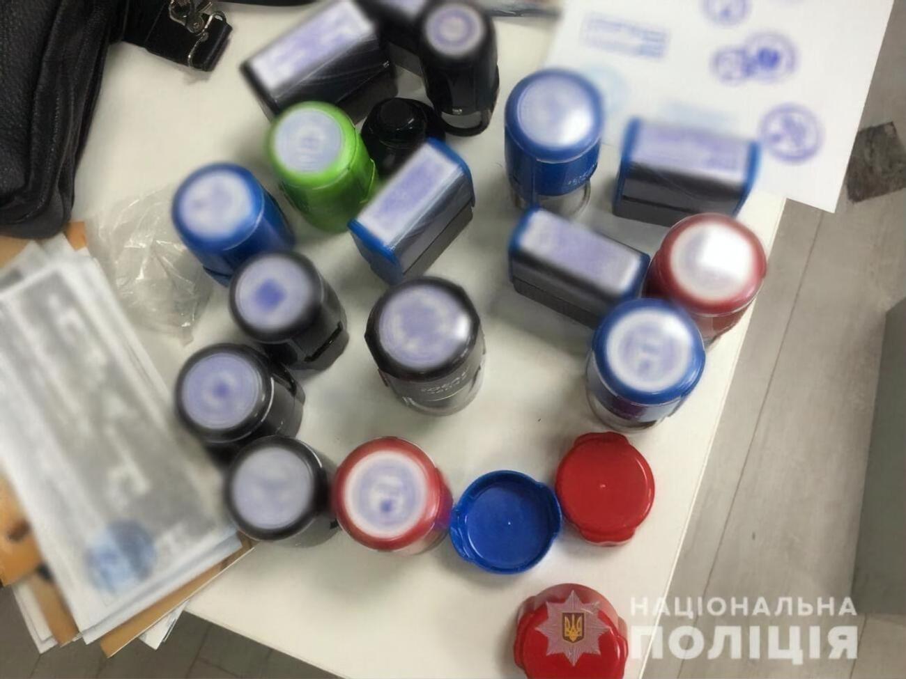 Злоумышленники успели сделать более 40 тыс. поддельных справок и около 500 COVID-сертификатов