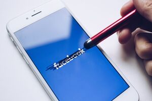 О смене названия Facebook может объявить 28 октября