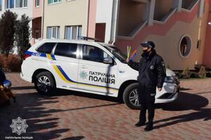 Патрульна поліція відвезла дитину додому й передала матері